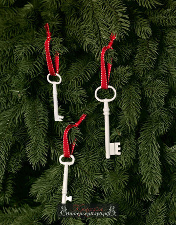 72 Новогодняя елка украшенная  ненужными вещами, украшение новогодней елки старыми вещами, украшение новогодней елки из подручных материалов