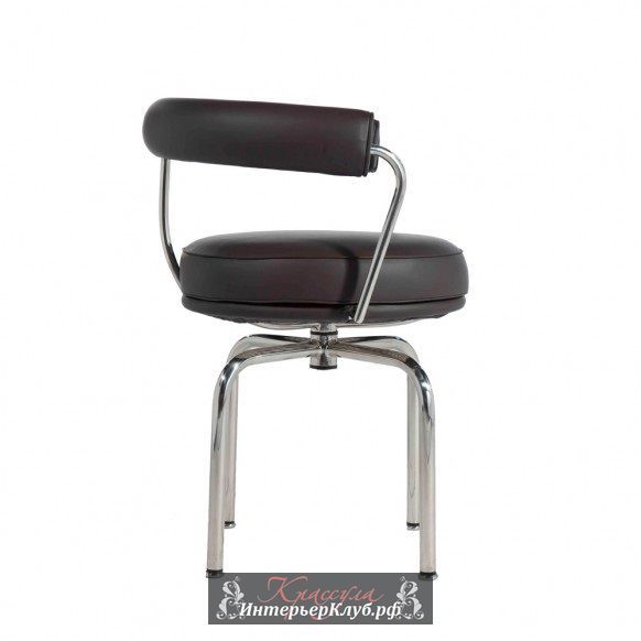 Кресло LC7 - дизайнер Ле Корбюзье  Ле Корбюзье был одним из самых влиятельных архитекторов 20 века, и все же ему удалось включить некоторые из его величайших образцов мебели в историю. LC7 кресло имеет идеальные пропорции для стула, состоит в основе из полированной хромированной рамки. Вращающийся стул LC7 идеально подойдет для любого арт-интерьера,  в качестве стула, так и стола.