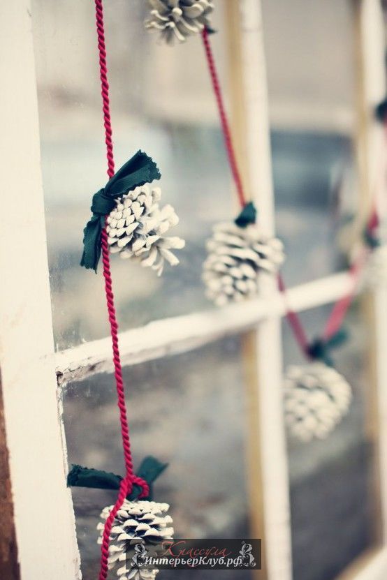 40 Новогодняя гирлянда из шишек для украшения окна, идеи новогодней гирлянды своими руками