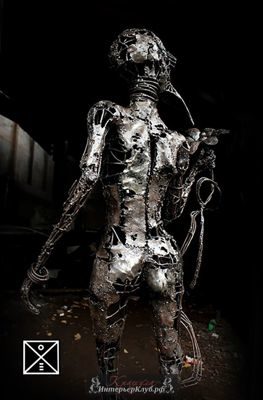 Настя, авторская скульптура из металла