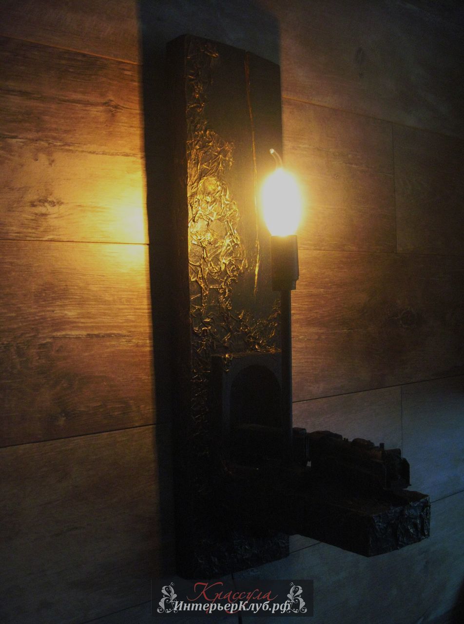 121 Светильник Путь - амбарная доска, с элементами декора (паровоз ),  цвет черный с позолотой.  Эксклюзивные светильники ручной работы, авторские светильники ручной работы