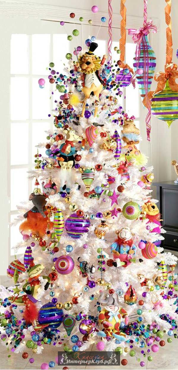 41 Новогодняя елка украшенная  детскими игрушками
