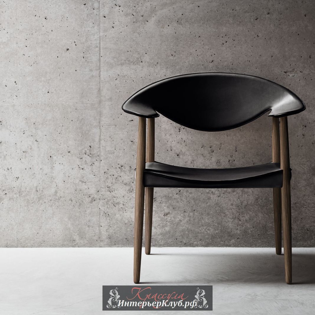 9 Кресло Метрополитен разработан датским дизайнерским дуэтом Эжнер Ларсен и Бендер Аксель Мэдсен, Metropolitan-Chair-in-walnut-and-black-leather