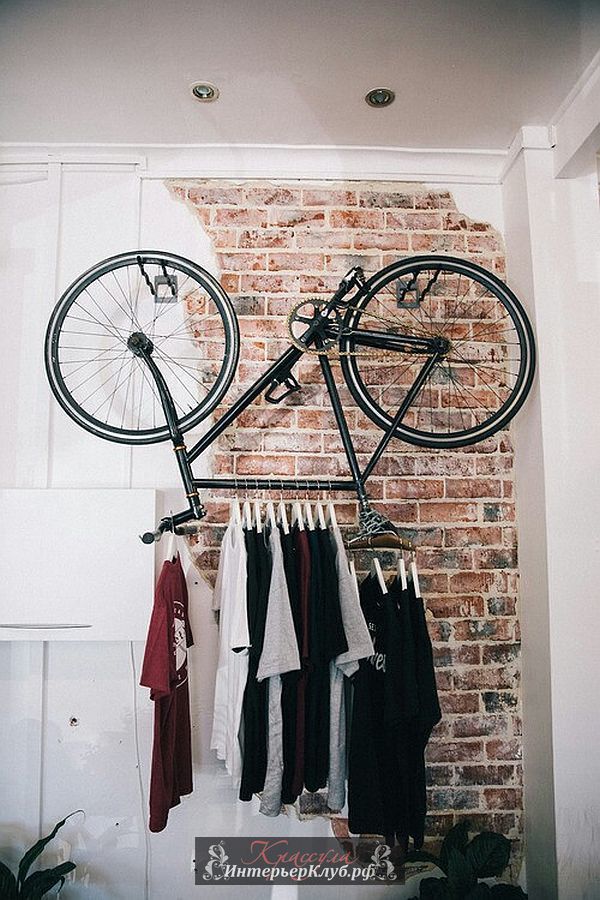 9 Велосипед на стене в интерьере, велосипед в дизайне интерьера, велосипед как украшение интерьера