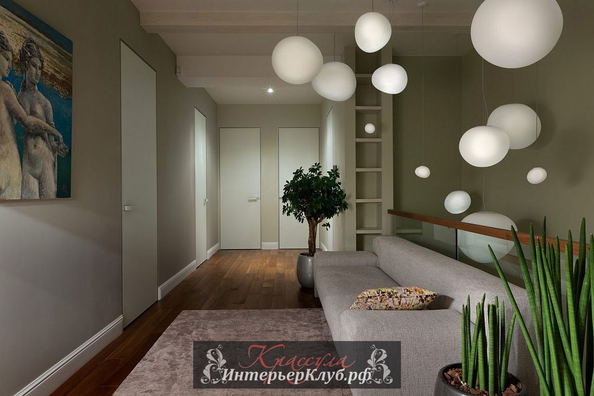 В каждом уголке этой красивой квартиры ваш взгляд притягивают оригинальные светильники, которые помогают оторваться от реальности