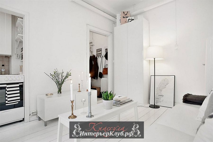 Все стены в белом цвете, белая мебель и белый декор, скандинавский стиль в маленькой квартире